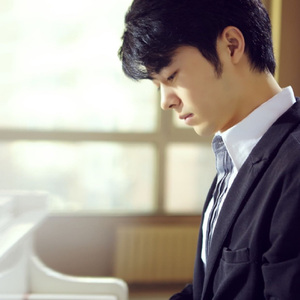 娇妻被交换黑人又大又粗又硬
